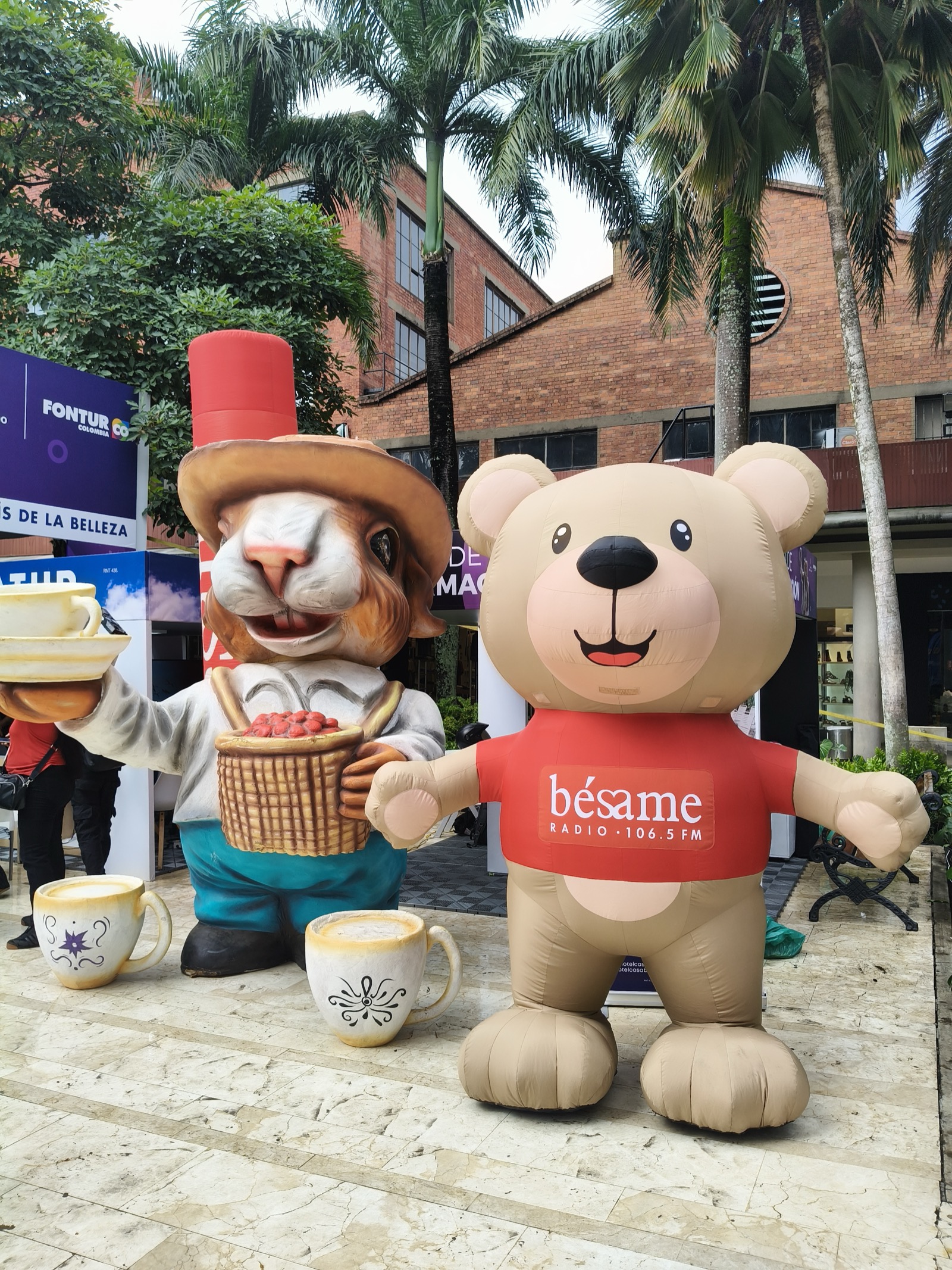 Mascotas inflables gigantes